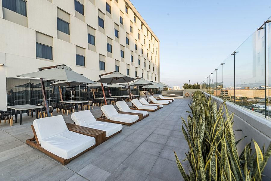 Movich Buro 51 Hotell Barranquilla  Exteriör bild Rooftop pool at the Hilton Scottsdale Resort at the Peak